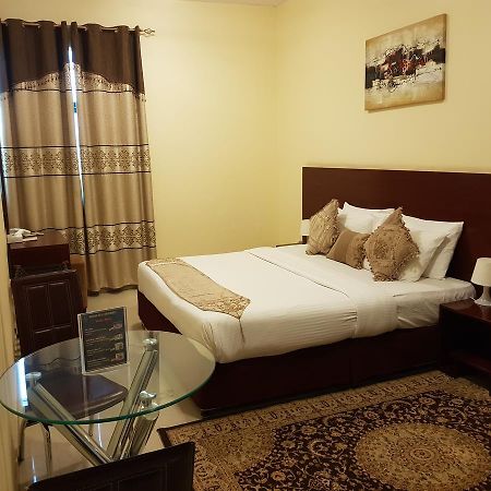 Raynor Hotel Apartments Fujairah Bagian luar foto