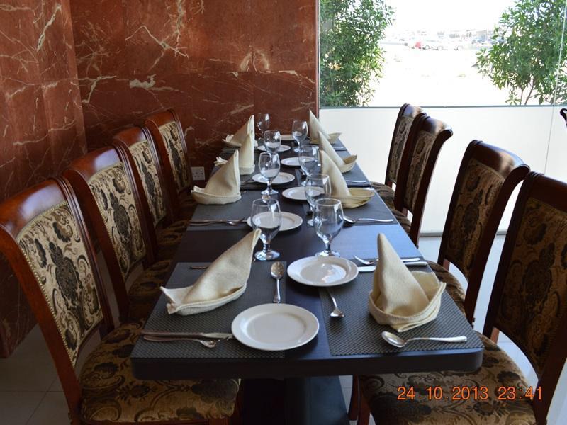 Raynor Hotel Apartments Fujairah Bagian luar foto
