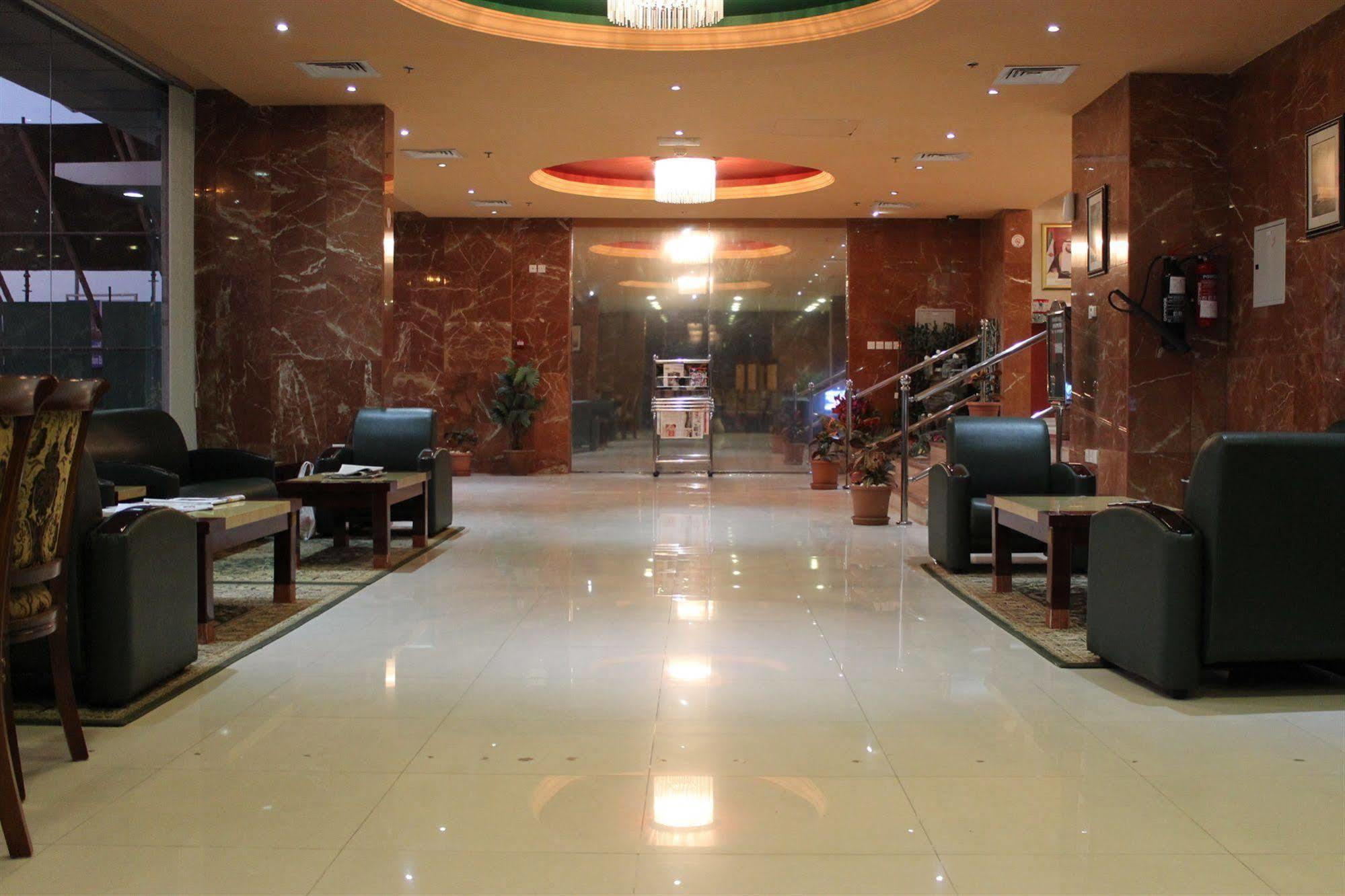 Raynor Hotel Apartments Fujairah Bagian luar foto