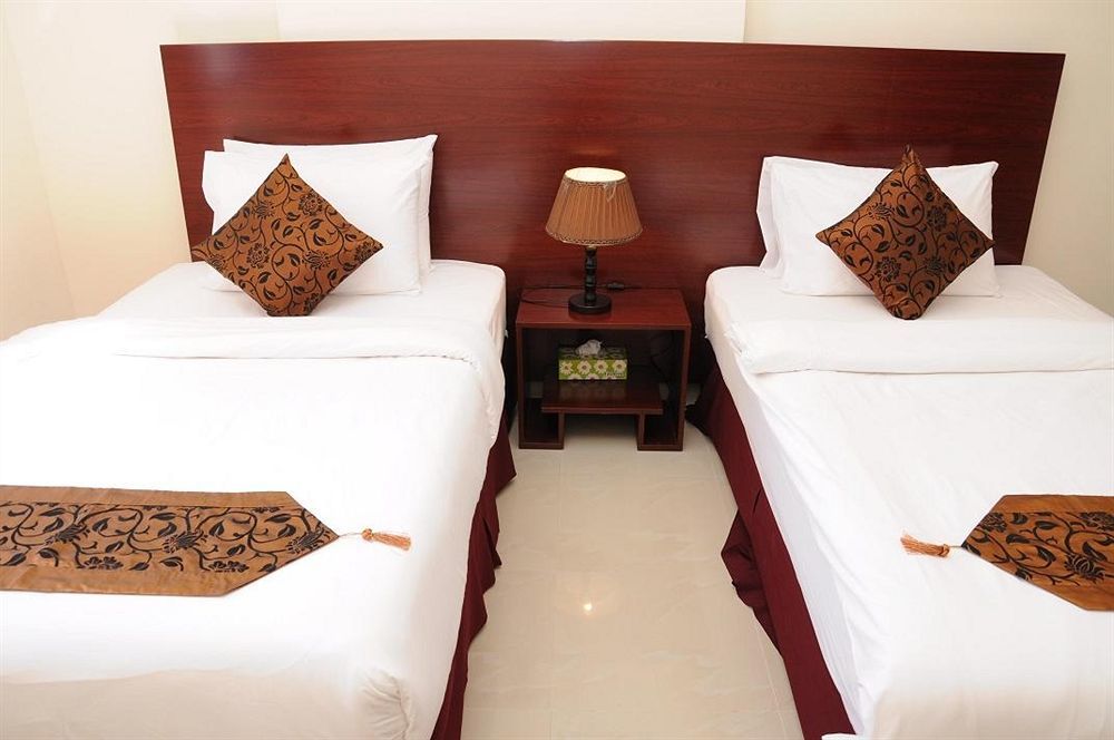 Raynor Hotel Apartments Fujairah Bagian luar foto